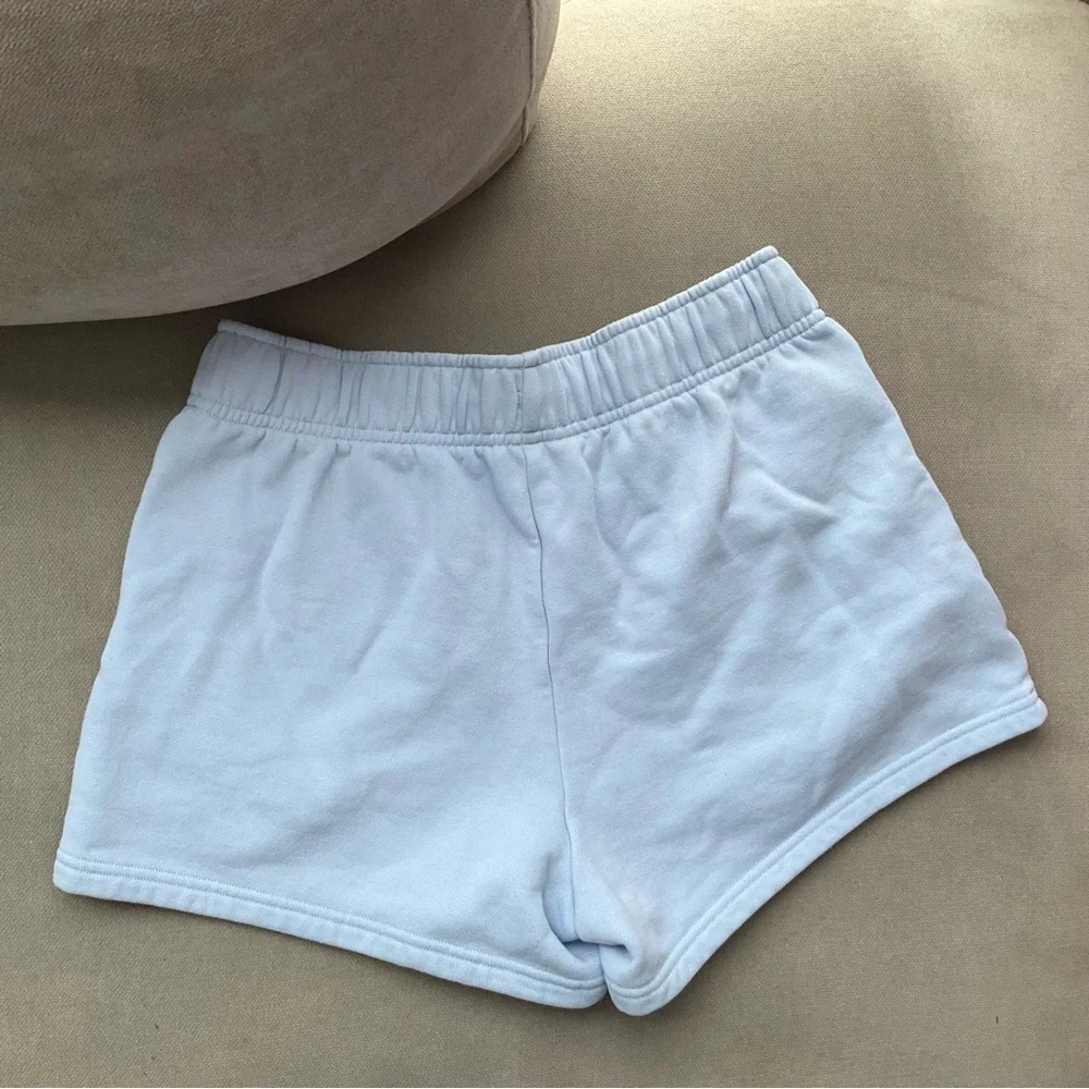 Alo Yoga Accolade Short Seashell Blue XS